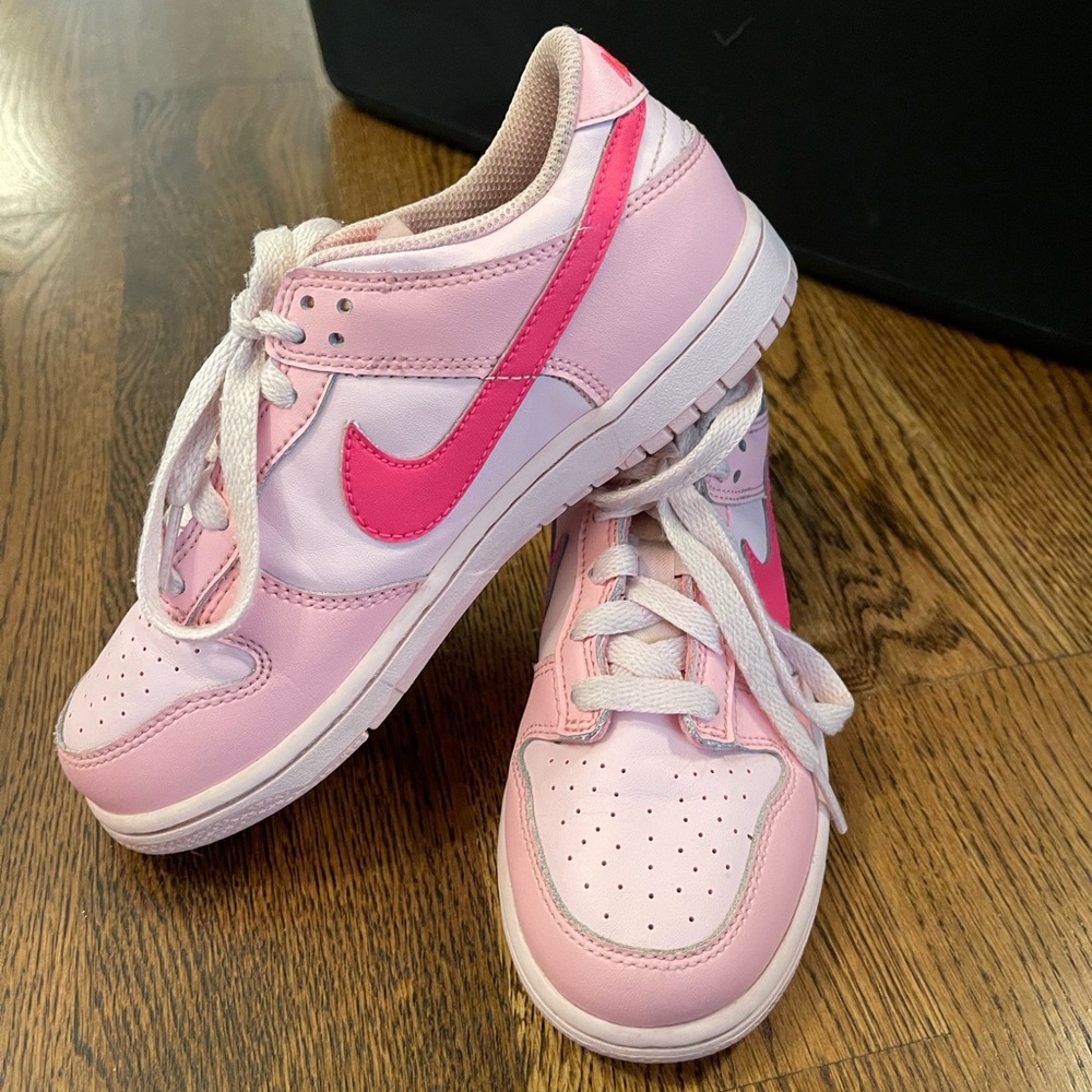 Nike Triple Pink Dunks